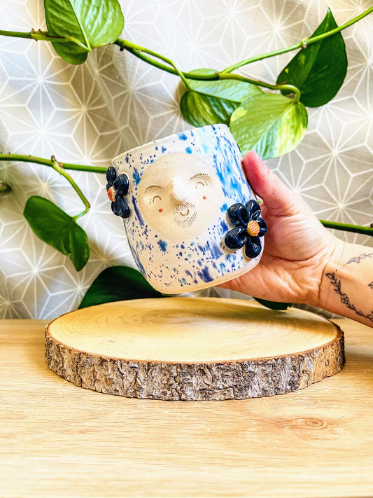 tall cup/pot: blue fleck
