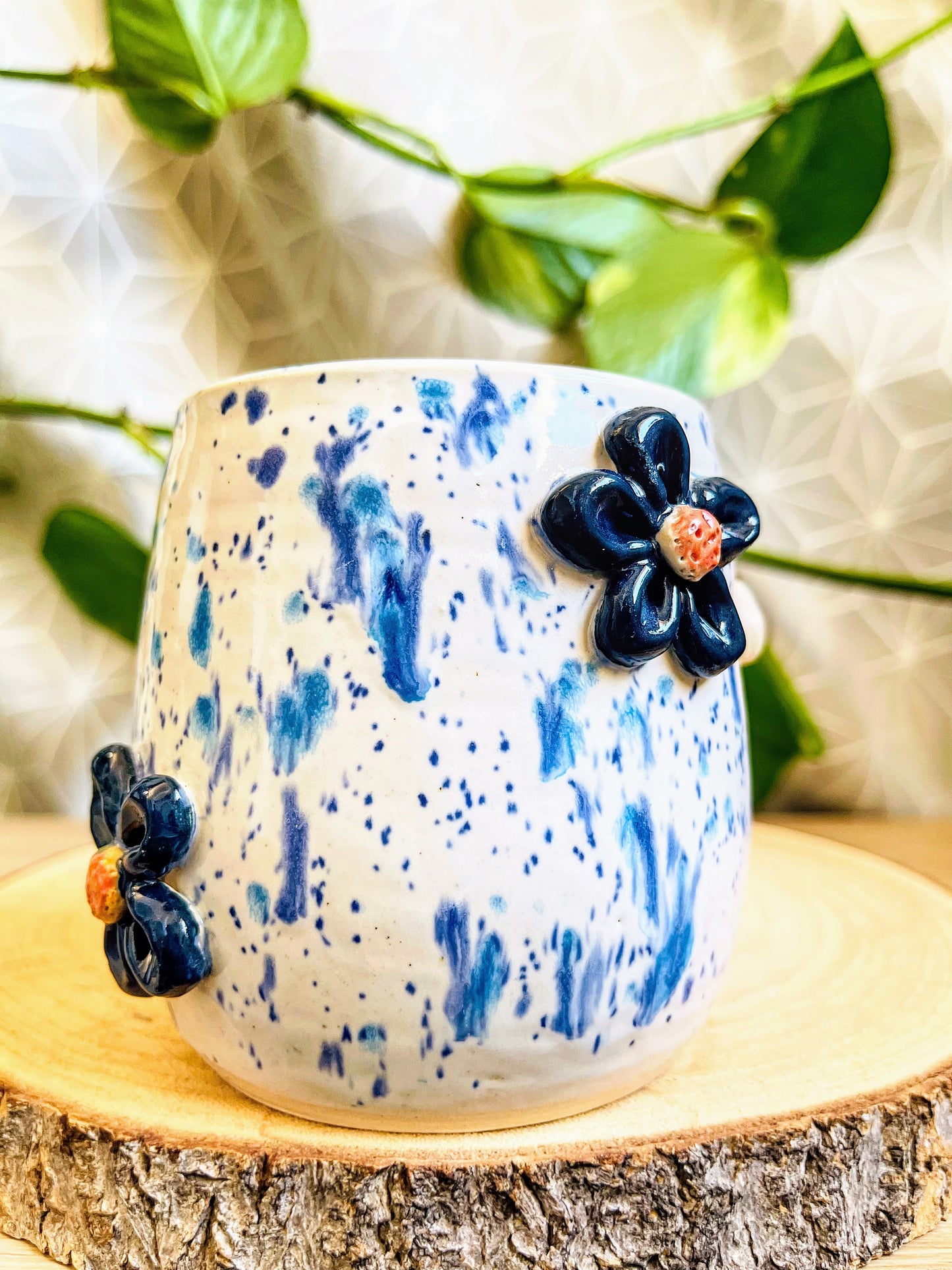 tall cup/pot: blue fleck