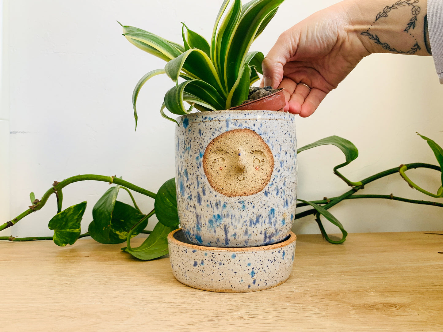 footed planter & dish: blue fleck