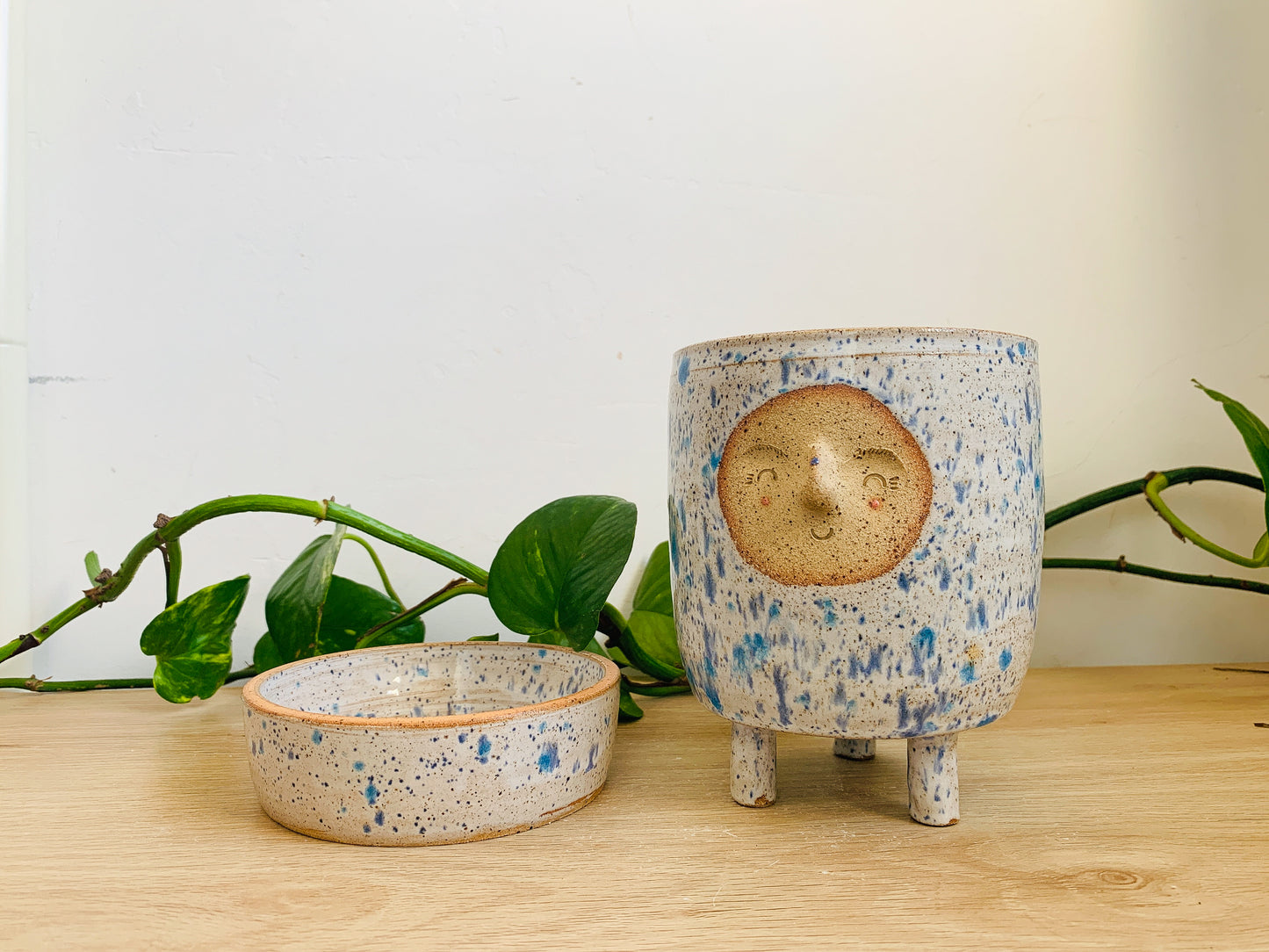 footed planter & dish: blue fleck