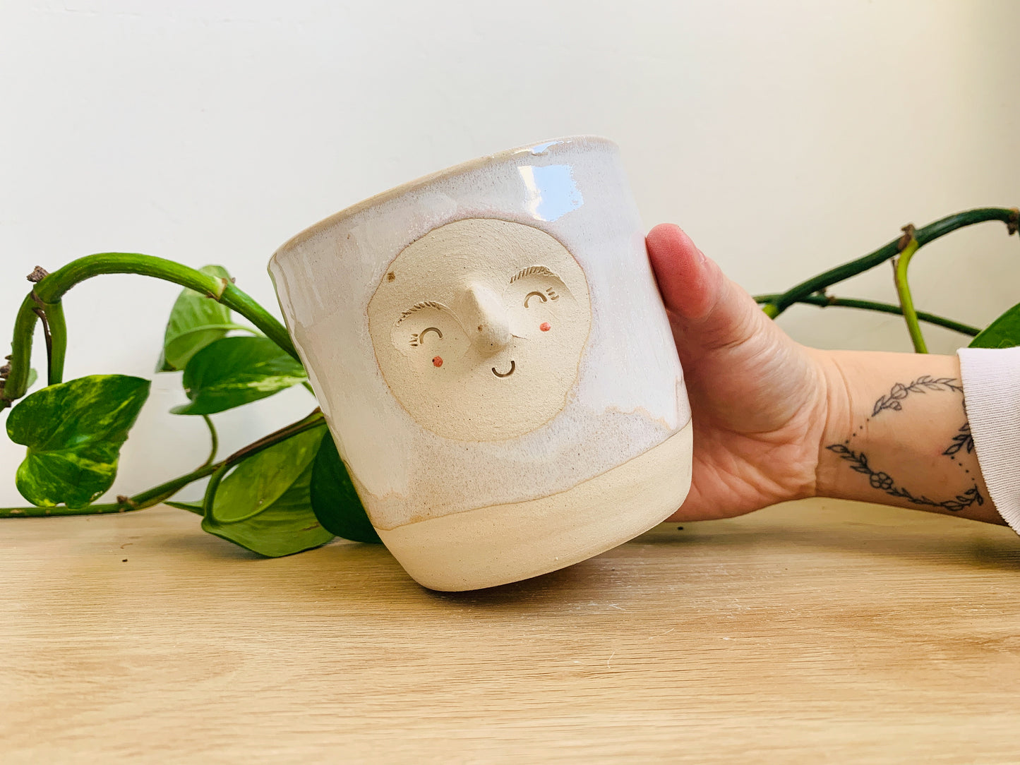 planter pot: milky pink