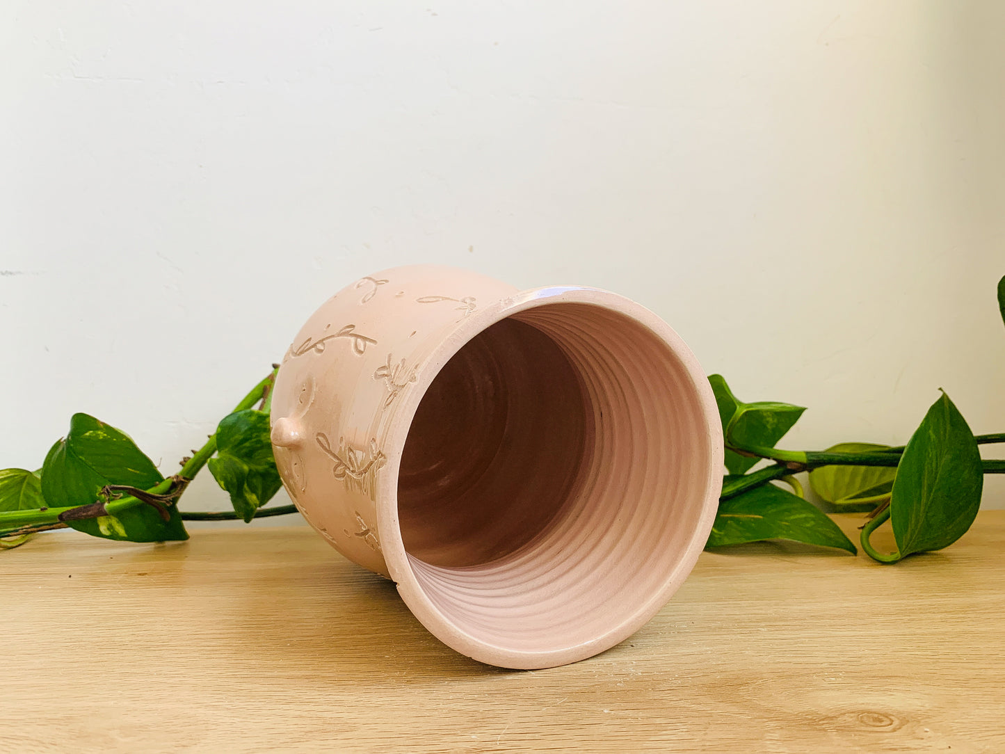 vase: blossom