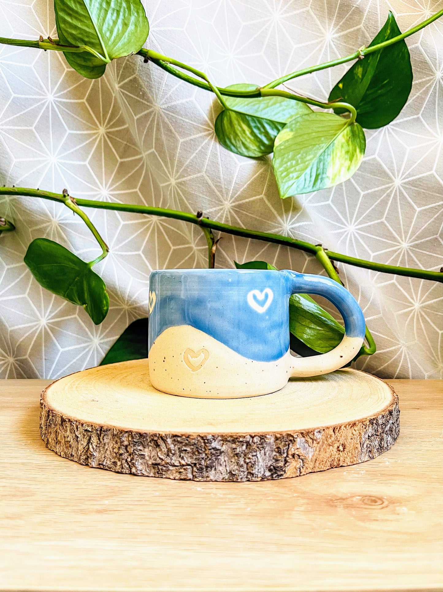 chunky hug mug: speckled ivory/sky