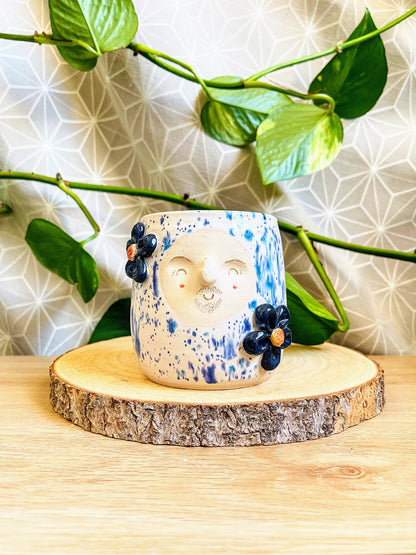 tall cup/pot: blue fleck