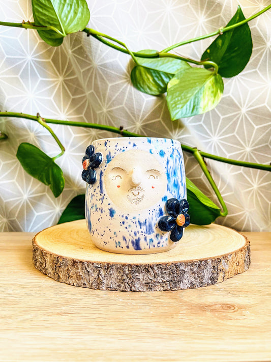 tall cup/pot: blue fleck