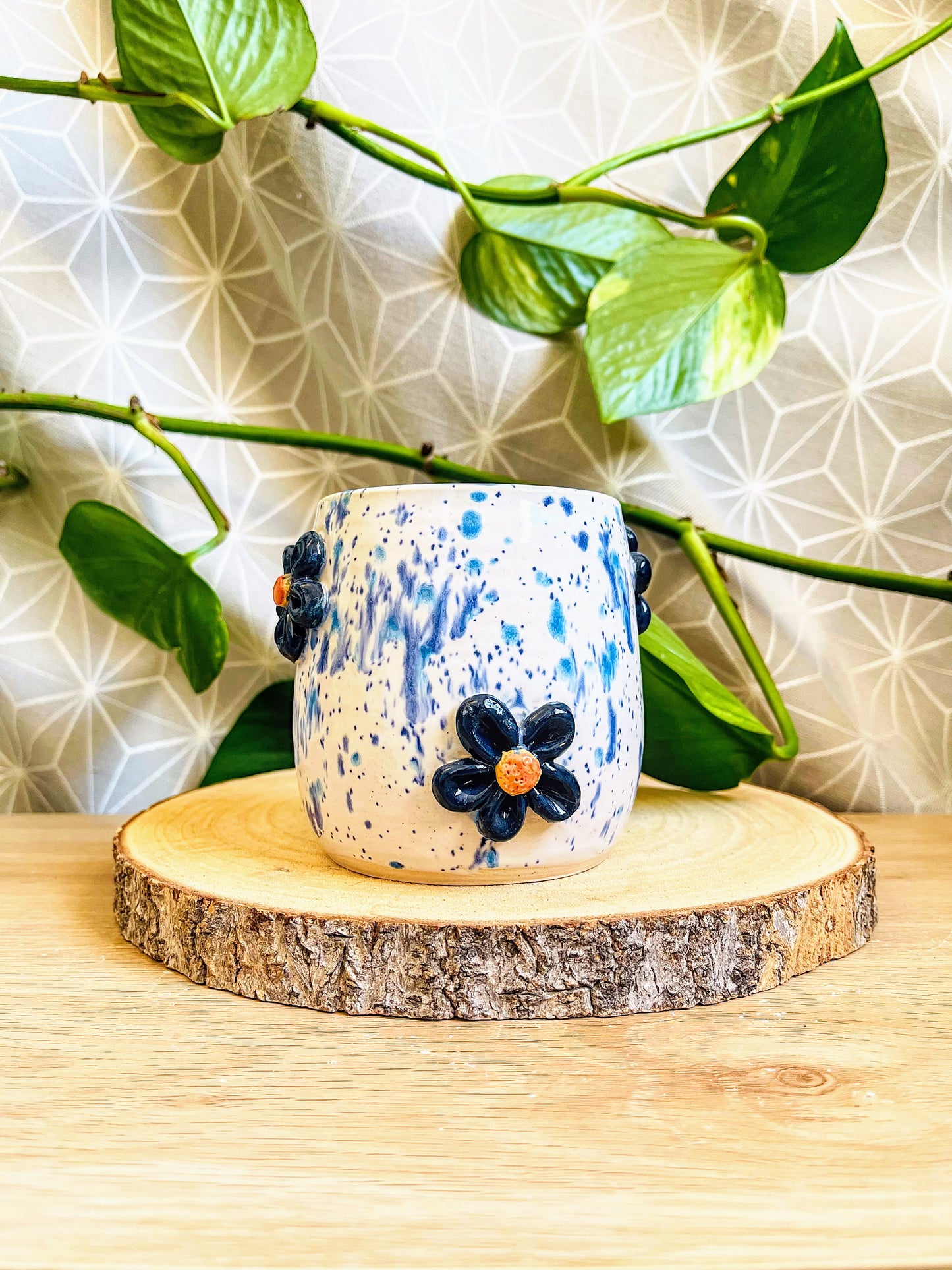 tall cup/pot: blue fleck