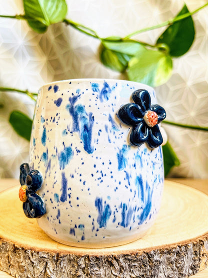 tall cup/pot: blue fleck