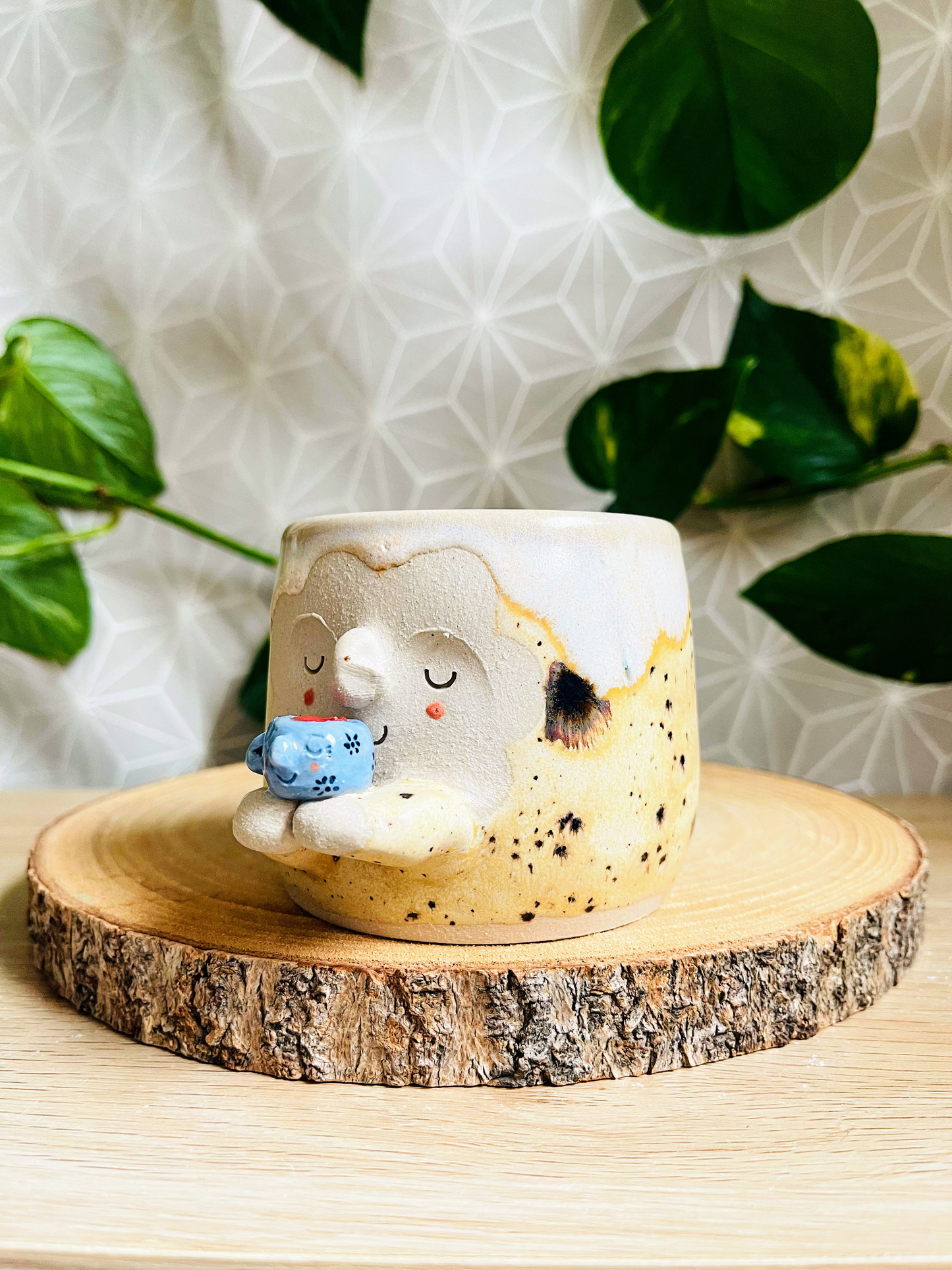little pot & tiny cup: sandstone drift