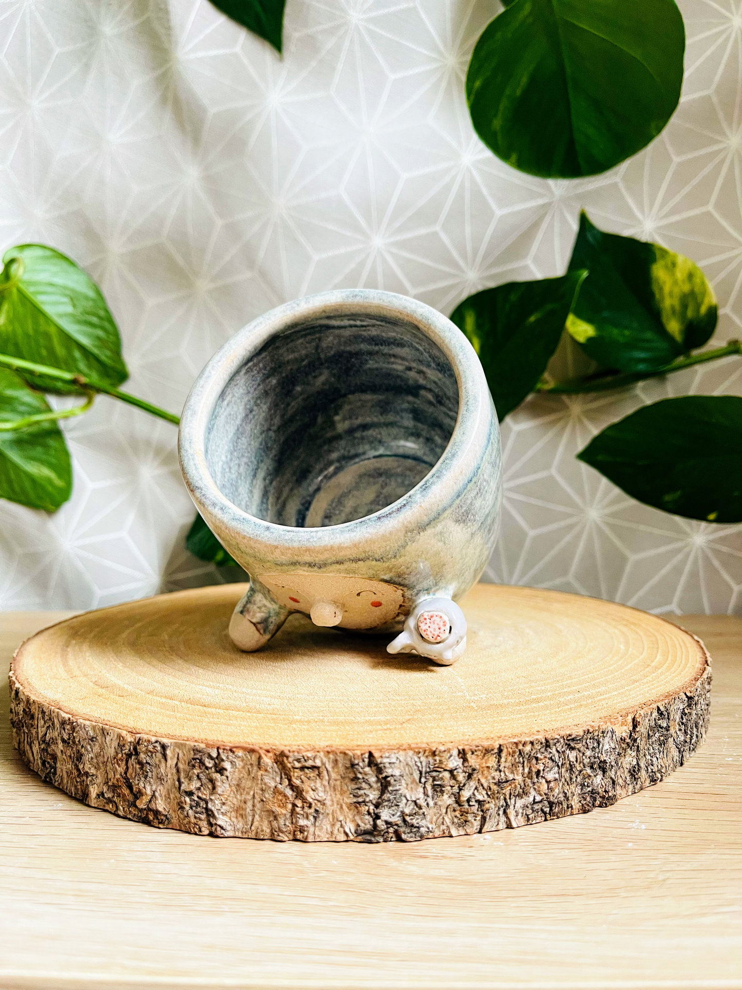 little pot & tiny cup: light surf