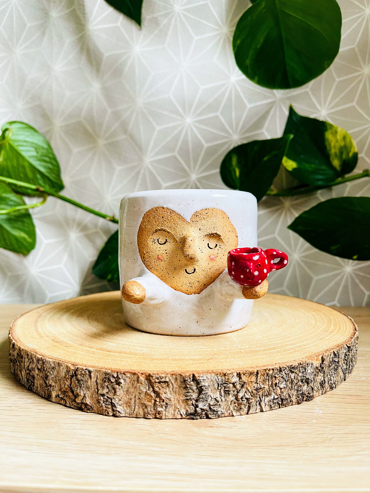 little pot & tiny cup: sand/snow