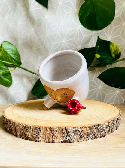 little pot & tiny cup: sand/snow