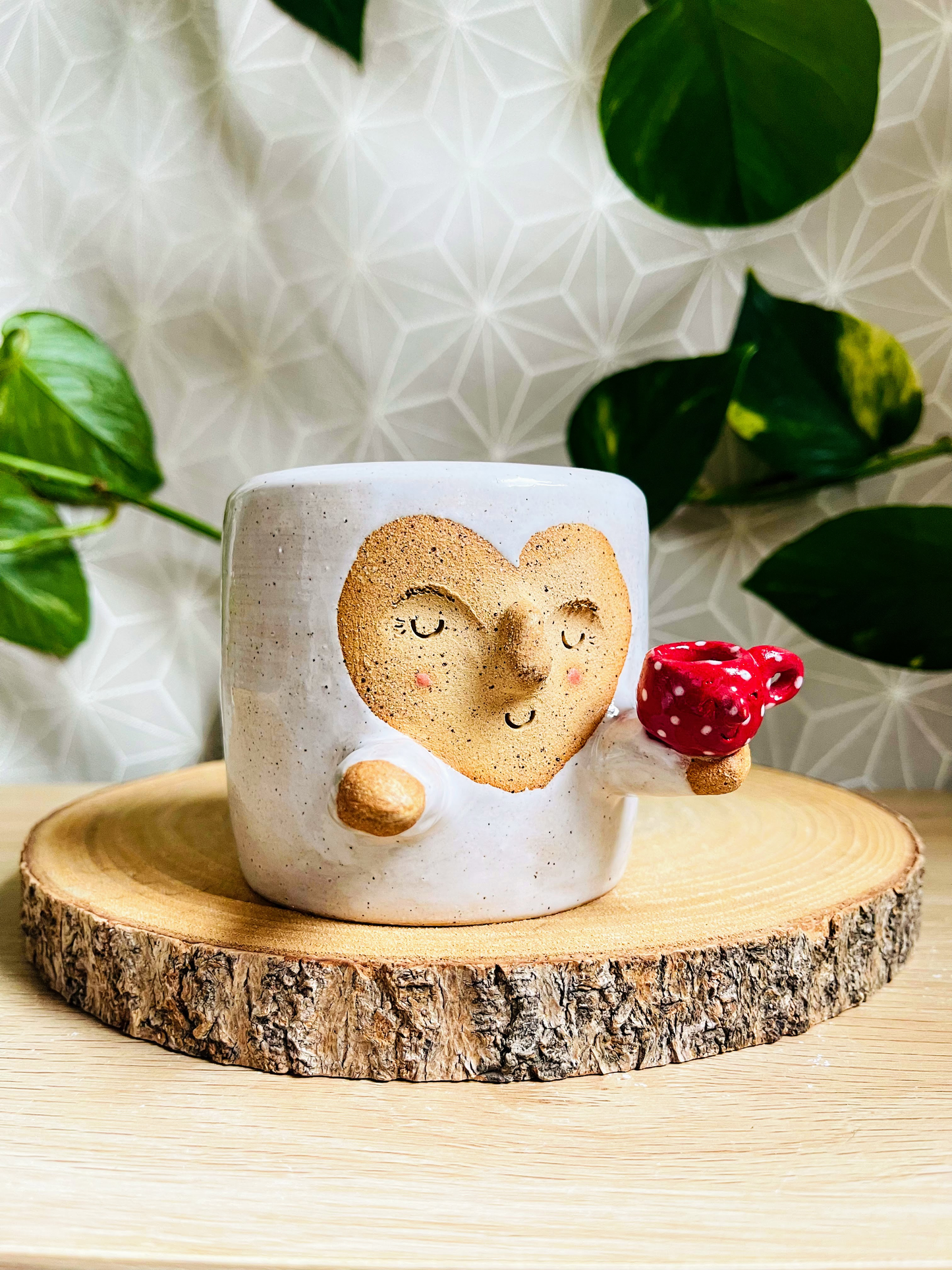 little pot & tiny cup: sand/snow