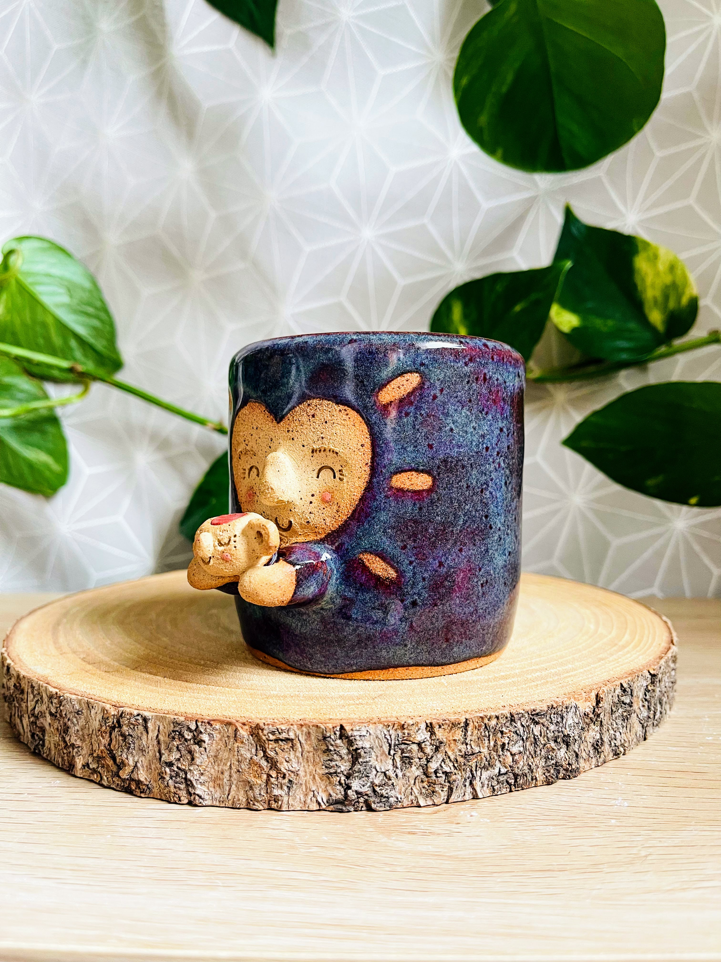 little pot & tiny cup: seabed