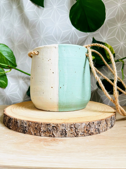hanging planter: speckled ivory/mint choc chip