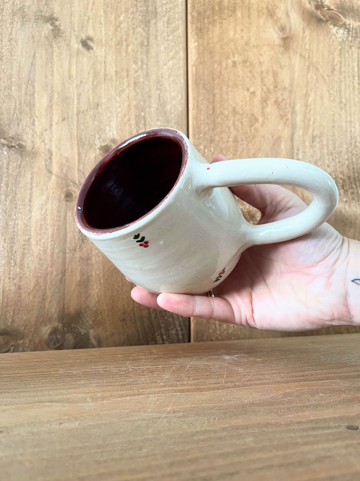 festive hug mugs: holly