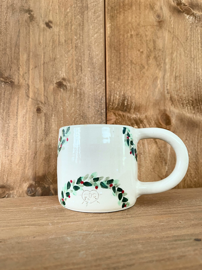 festive hug mug: wreath