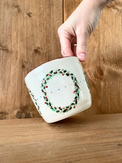 festive planter pot: wreath/ruby