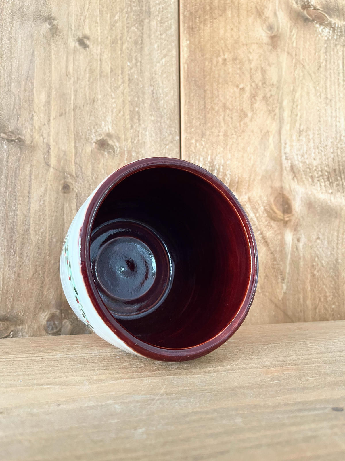 festive planter pot: wreath/ruby