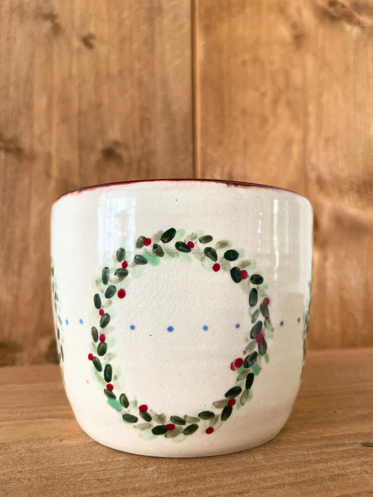festive planter pot: wreath/ruby