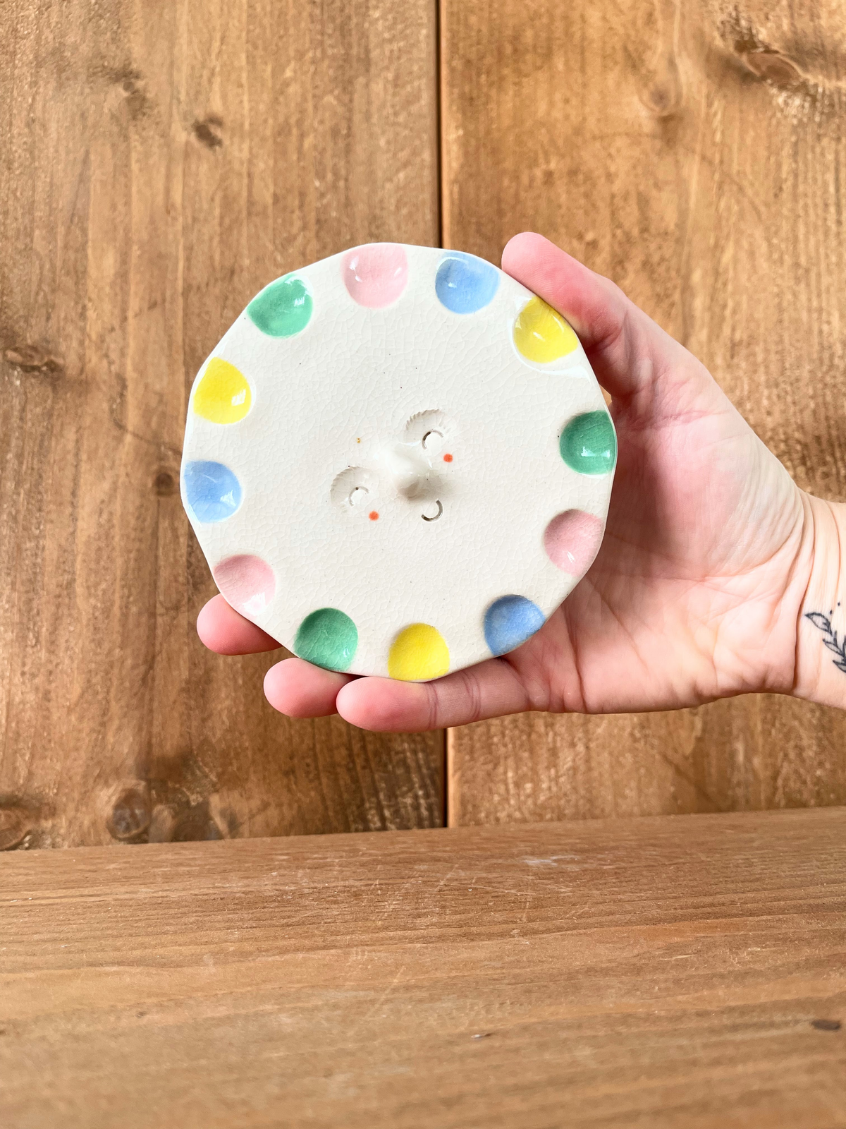 scalloped trinket plate