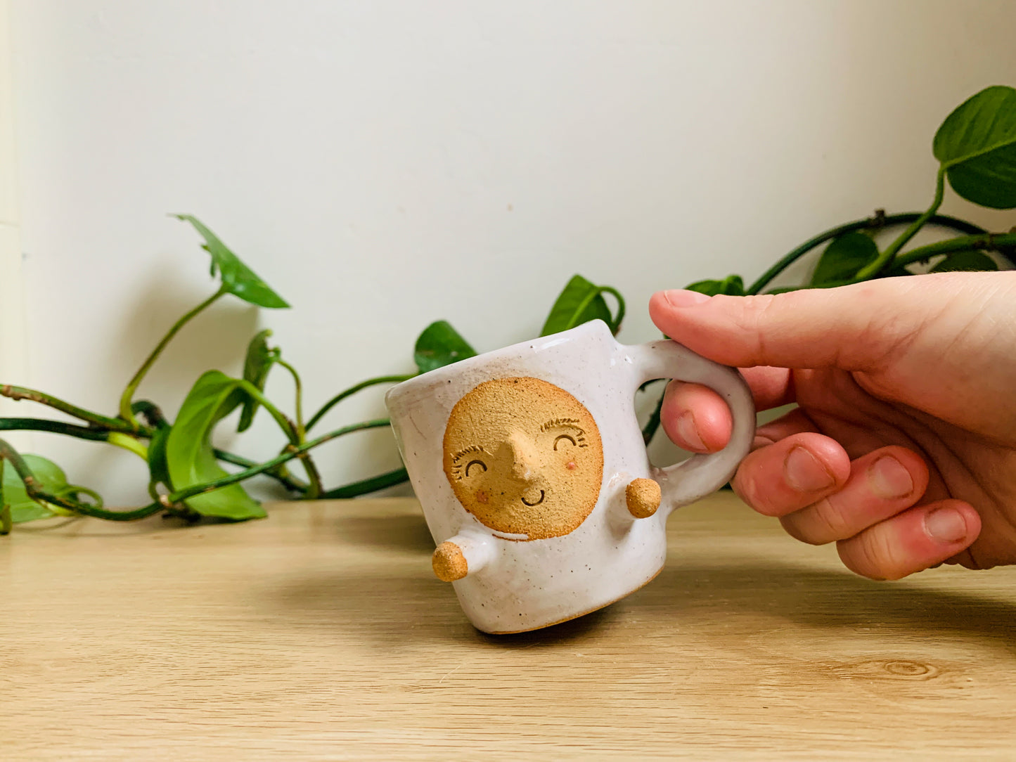 tiny hug mug: snow
