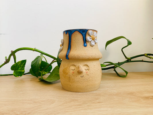 mushroom vase: daisies