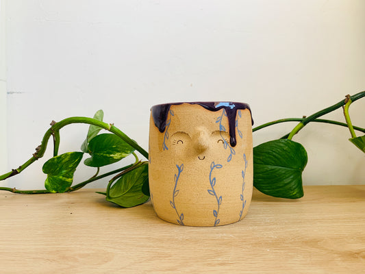 tall planter pot: ivory vines & mulberry drips