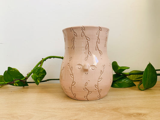 vase: blossom