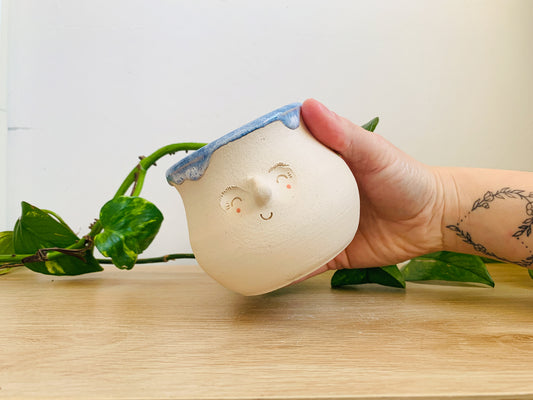 mini pot: cornflower drips