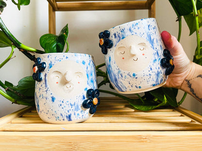 tall cup/pot: blue fleck