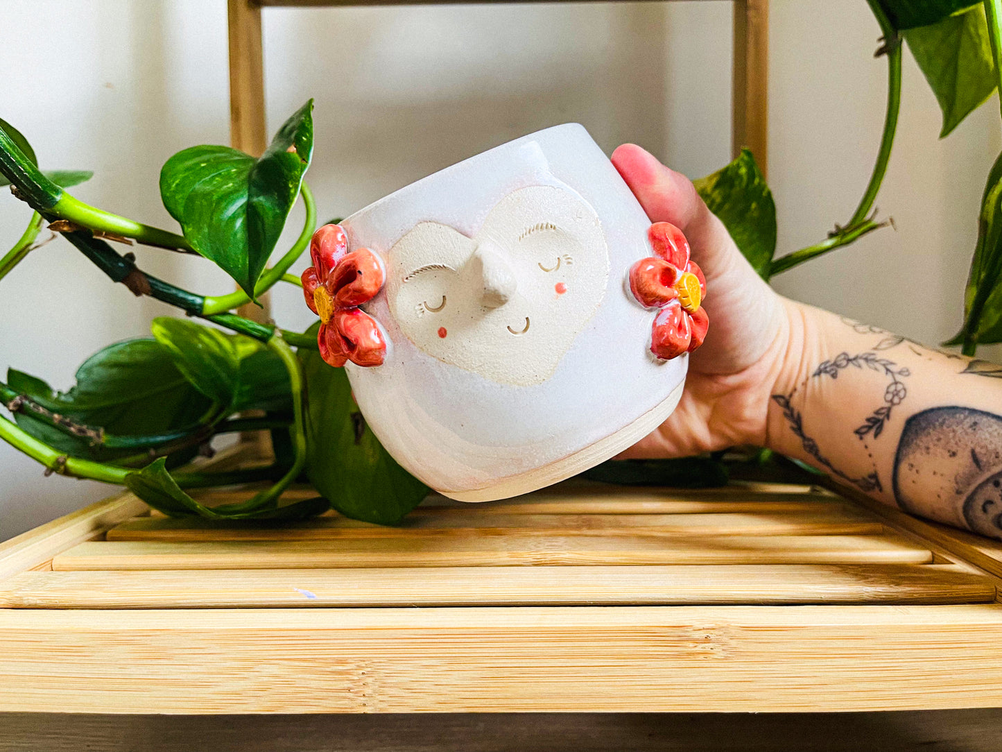 short cup/pot: strawberry milk