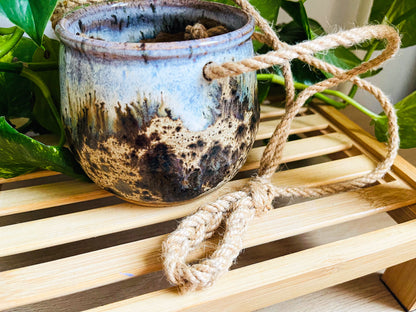 hanging planter: sandstone drift