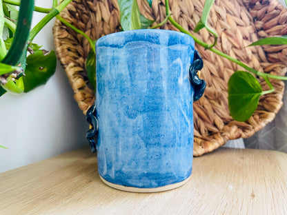 vase: fluorite