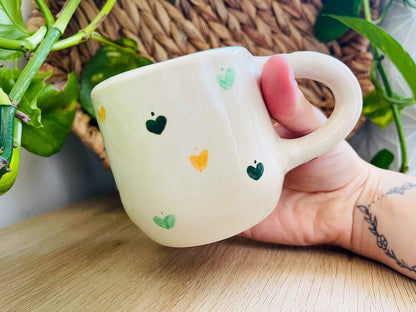 heart mug: green