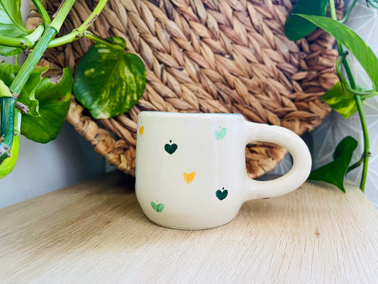 heart mug: green
