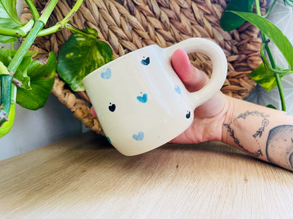 heart mug: blue