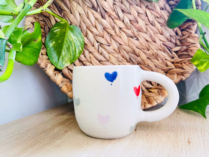 little hug mug w/arms: hearts