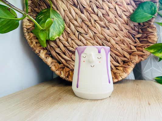 bud vase: violet