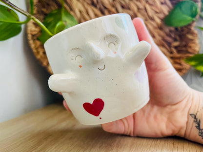 mini pot w/arms: hearts